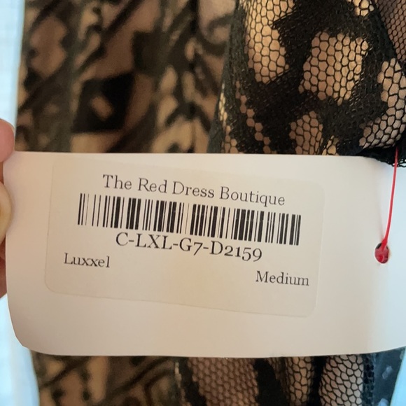 Long, sexy black stress with side cutout sides - Picture 5 of 5